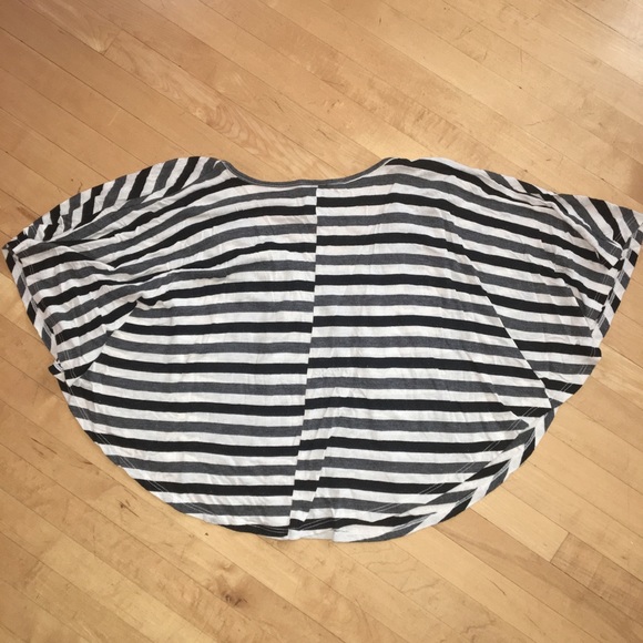 Loose Striped Crop Top - Picture 1 of 4